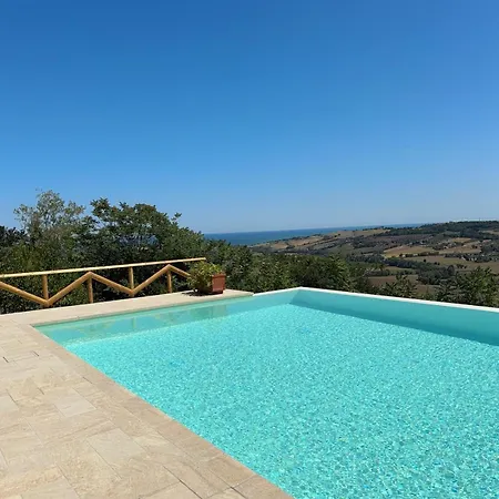 Charming With Panoramic Pool In The Heart Of Le Marche *